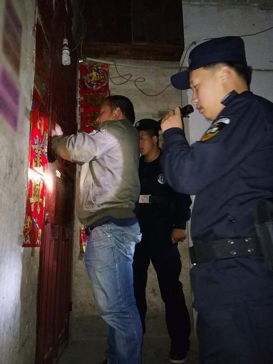 淄博粗心妈妈误将幼女锁家中 